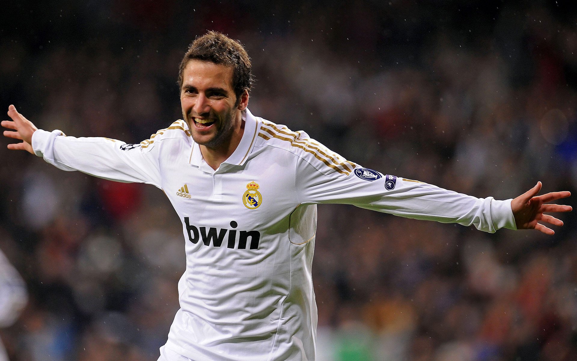 _荣耀时刻：夺冠英雄的瞬间流传千里_，荣耀每届的冠军